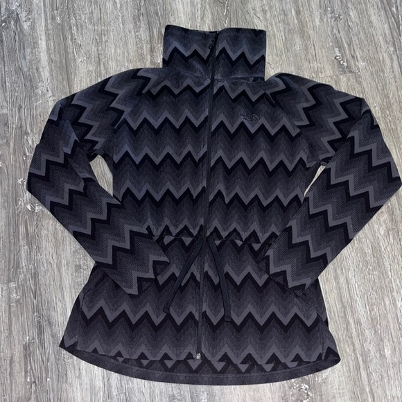 The North Face Jackets & Blazers - North Face Drawstring Waist Jacket grey and black zigzag print